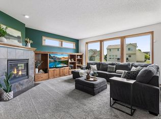 19280 Claremont Dr, Farmington, MN 55024