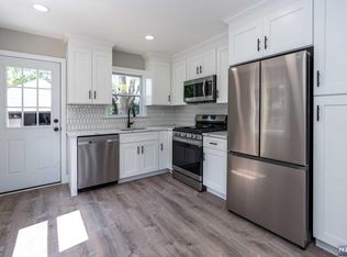 2-24 27th St, Fair Lawn, NJ 07410