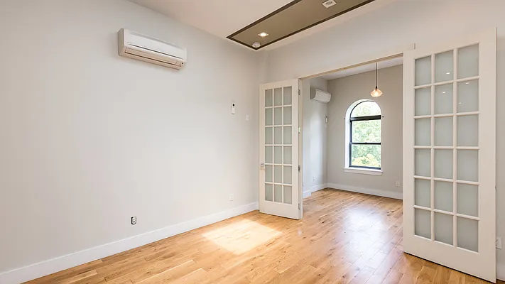 Rented by Nooklyn NYC LLC | media 9