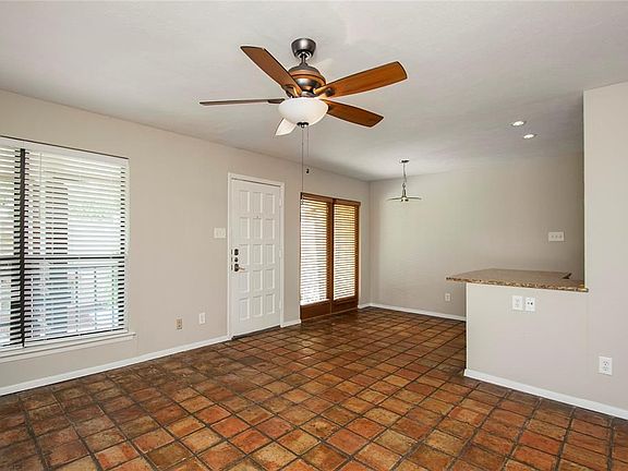 4th image of 5930 Birchbrook Dr #216