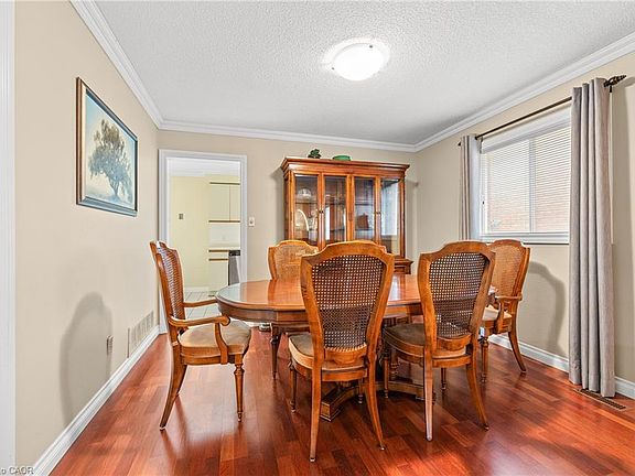 5th image of 3282 Aubrey Rd