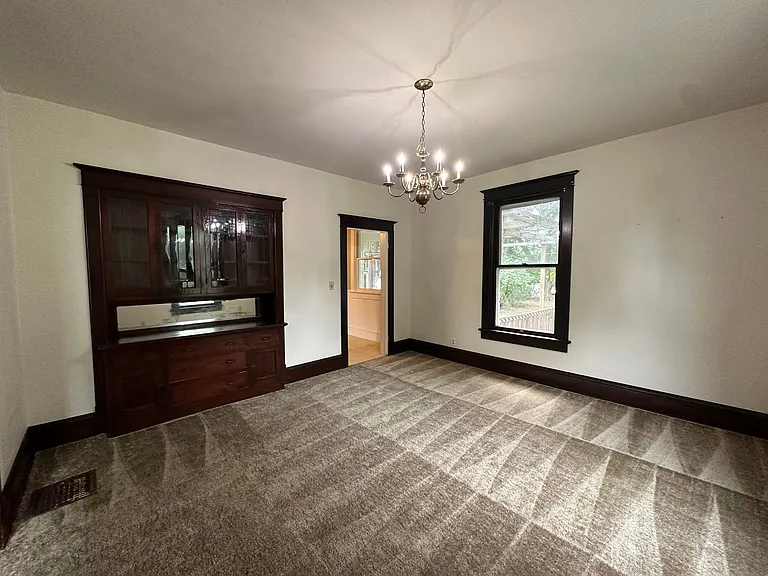 305 Phoenix Ave — Photo 4