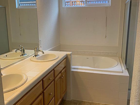 4th image of 517 Loon Dr