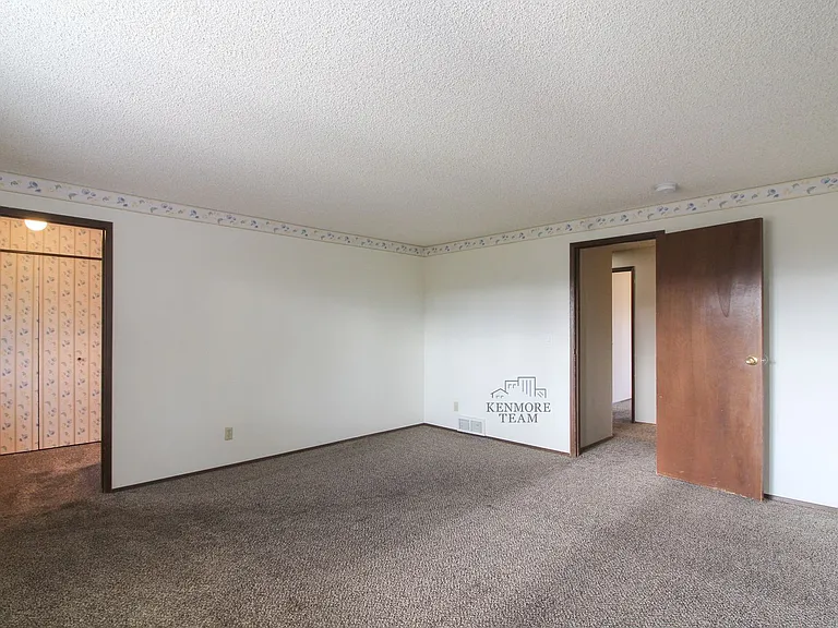 411 Snyder St — Photo 9