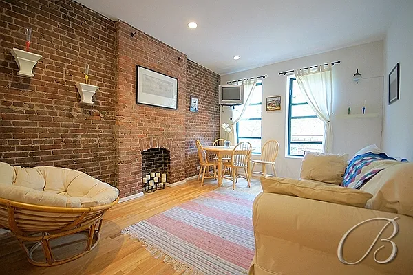 Sold by Bellmarc Realty | media 8