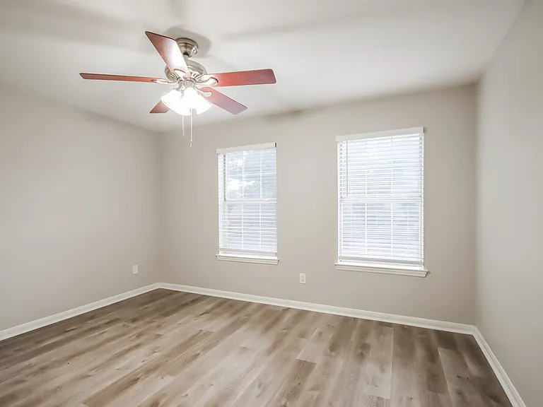 20914 Lake Park Trl — Photo 13