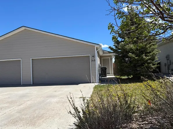 313 Hunters Way, Cheyenne, WY 82007