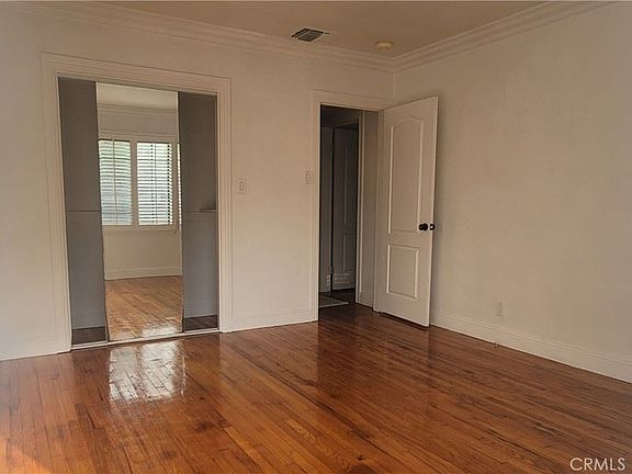 3rd image of 9715 Paramount Blvd