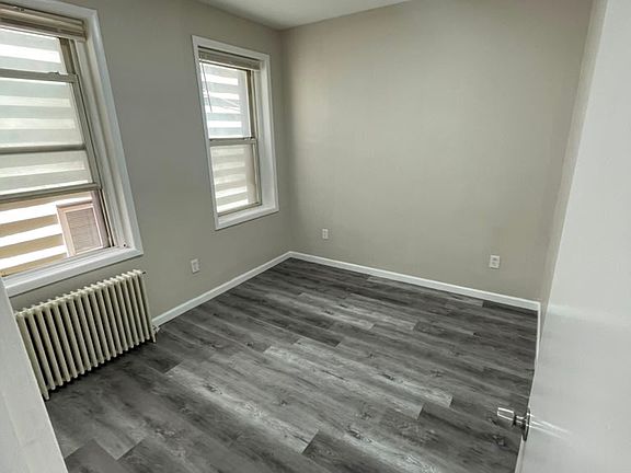 5th image of 13 Brinsmaid Pl #4A