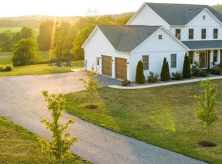 50 Bella Terra Dr, Shermans Dale, PA 17090
