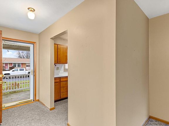 2nd image of 1160 Sherwood Dr