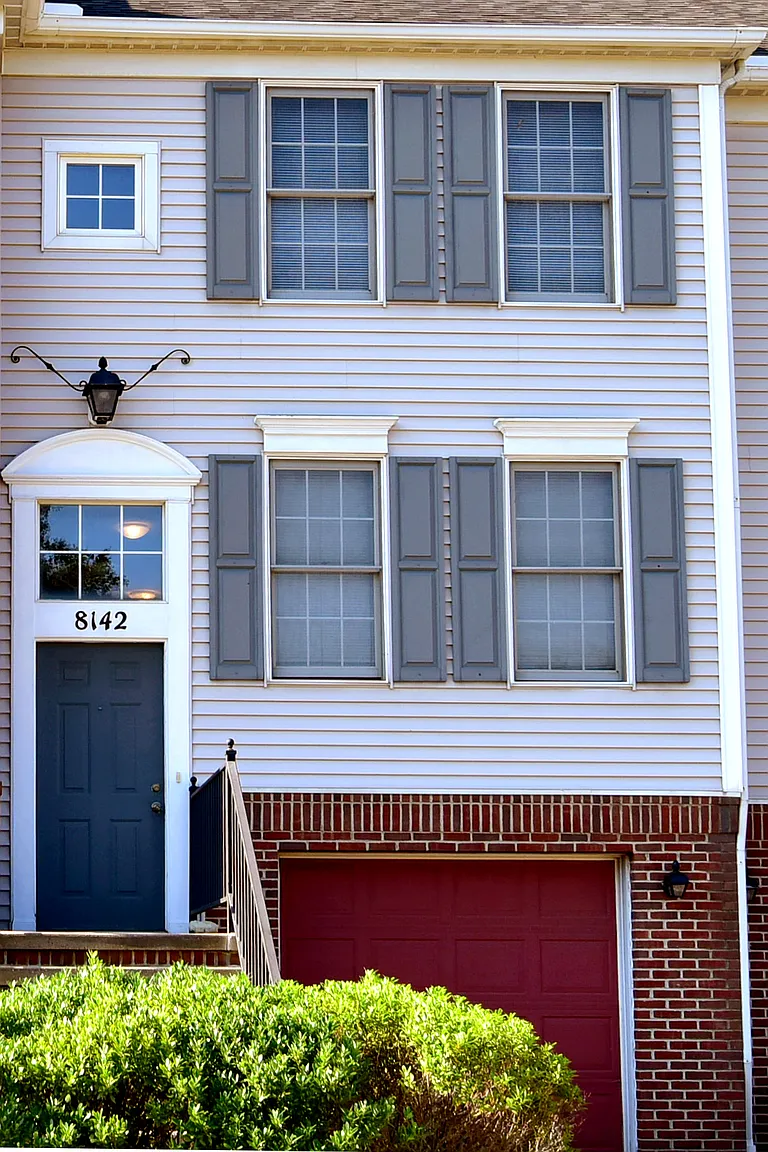 8142 Chester Pkwy photo 1