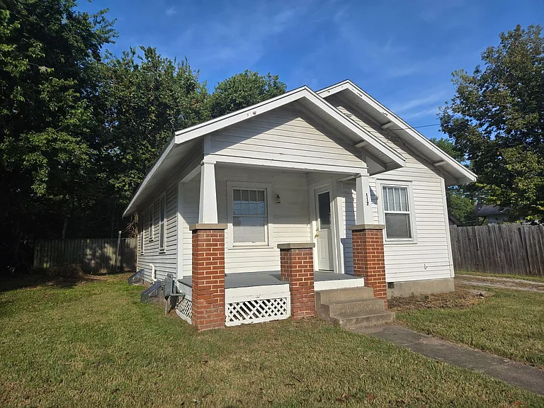 117 N Spring St — Photo 4
