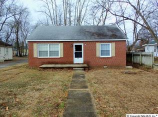 716 S Market St, Scottsboro, AL 35768