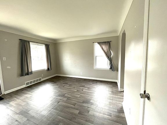 5th image of 6009 Lathers St