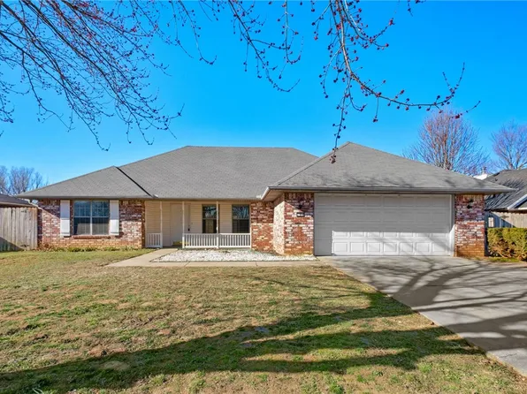 124 Bluff Dr, Lowell, AR 72745