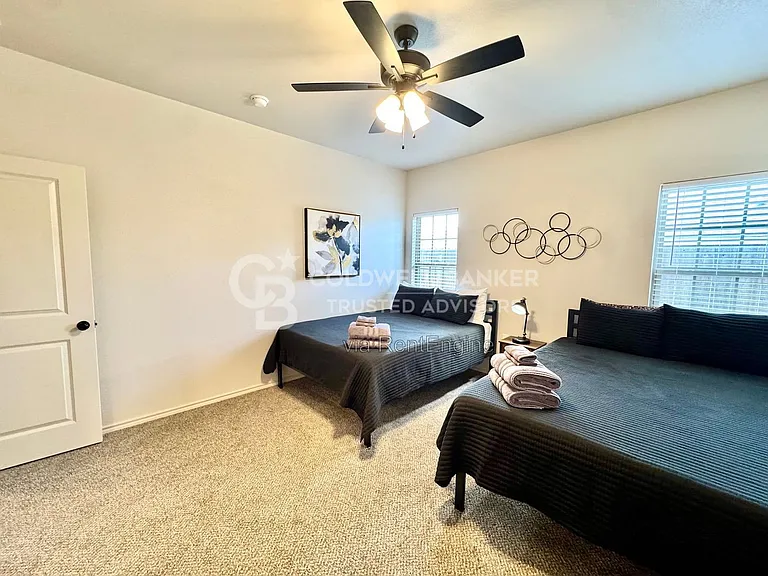 5528 Lehigh St — Photo 14