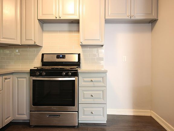 2nd image of 3025 E 5th St APT 14