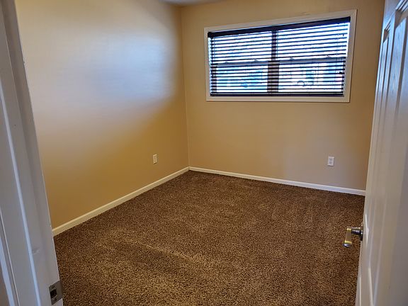 4th image of 2324 W May Ave