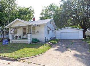 125 S 25th St, Decatur, IL 62521