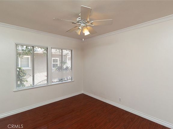 4th image of 5034 Newcastle Ave