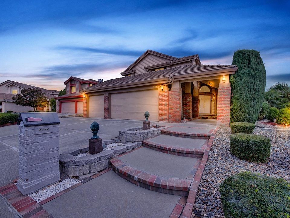 1st image of 2928 Eucalyptus Court