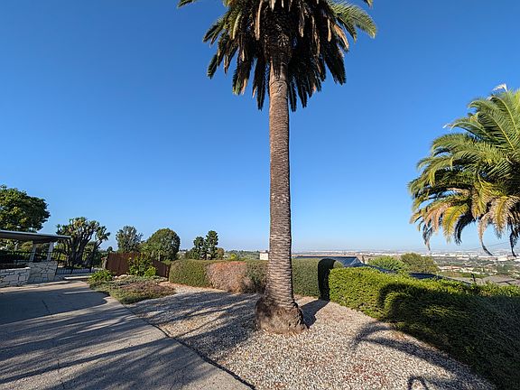 2nd image of 2251 Sunnyside Ridge Rd