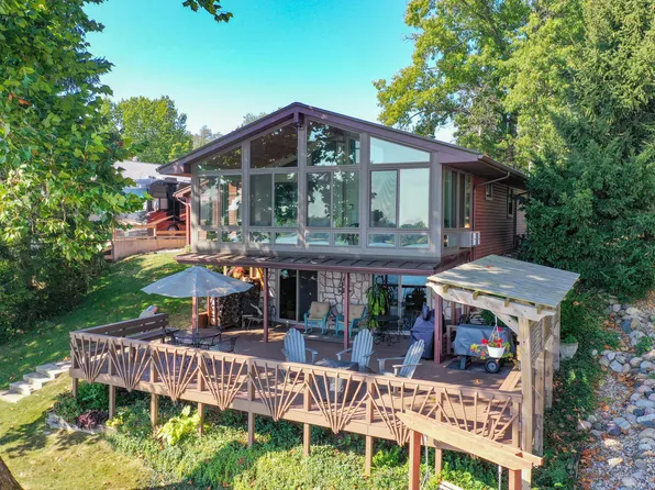 70169 Hilltop Dr, Union, MI 49130