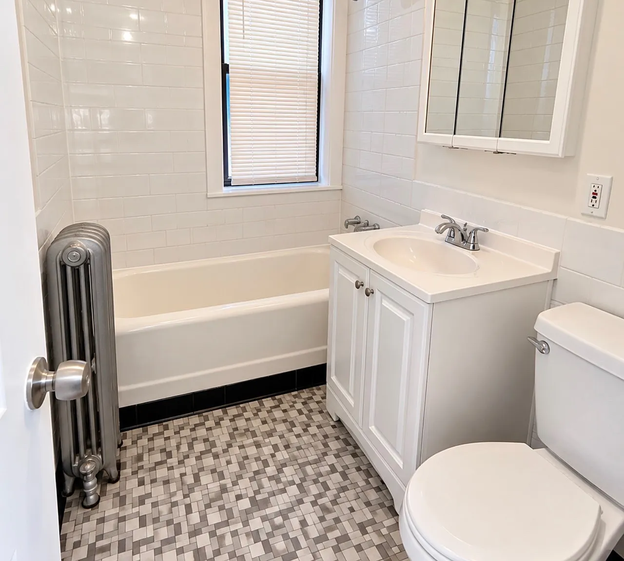 1 bed, $1,000 — Photo 1