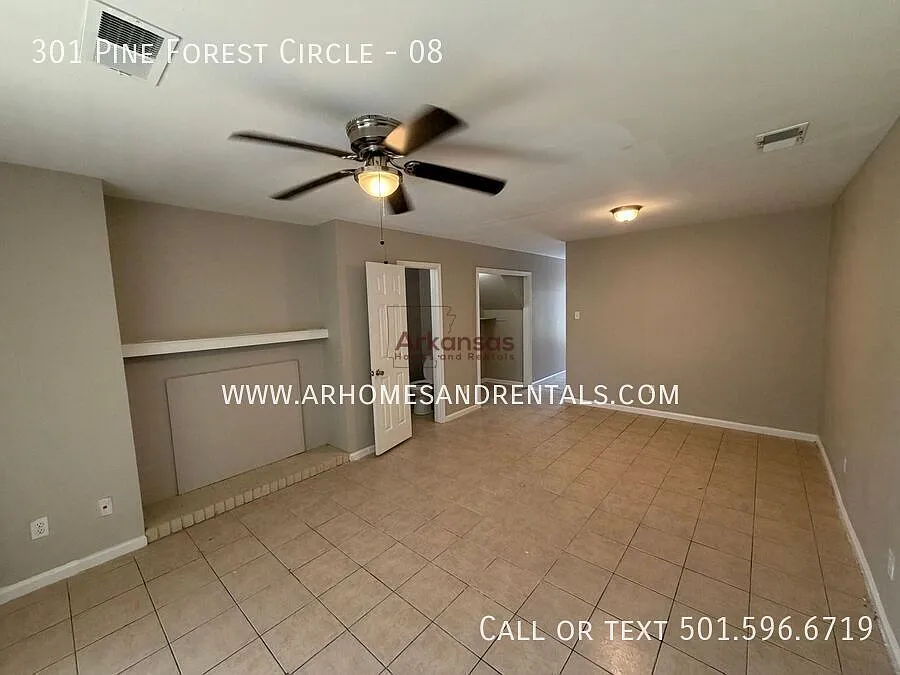 301 Pine Forest Circle Unit #08 | 2 Bedrooms | 1.5 Bathrooms 1/2 OFF 1st Month's Rent — Photo 2