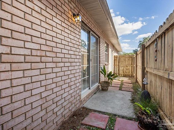 2nd image of 3047 Oak Pointe Dr