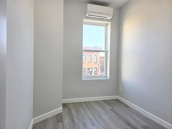 5th image of 5022 5th Ave #2