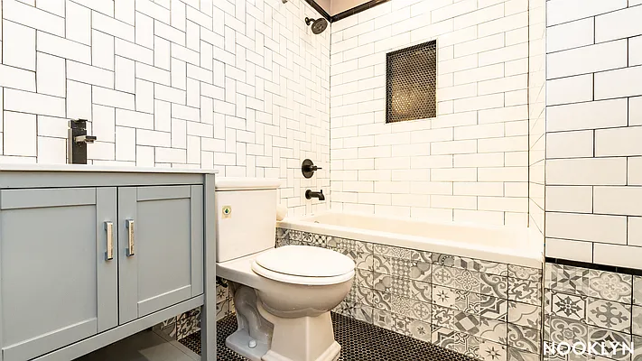 Rented by Nooklyn NYC LLC | media 43