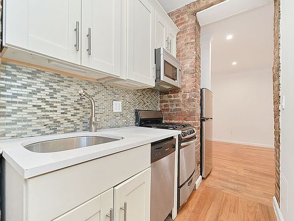5th image of 157 Suffolk St APT 603
