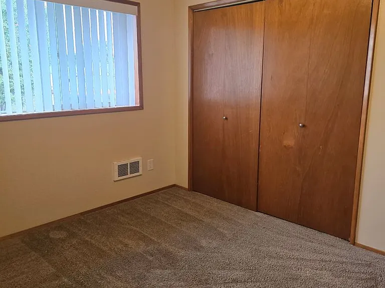 Latitude 44 Apartments — Photo 26