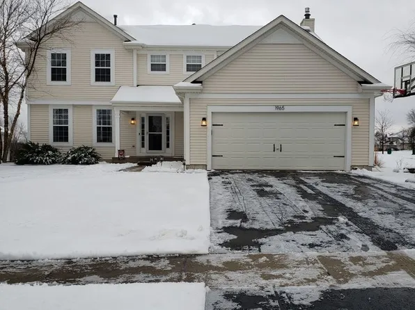 1965 W Overlook Ct, Round Lake, IL 60073