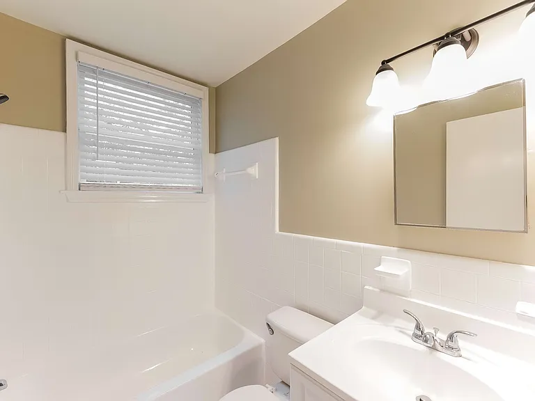 753 Vaughn Cir — Photo 8