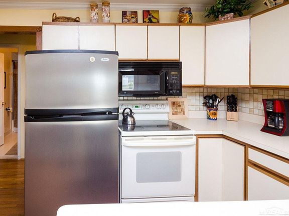 5th image of 38560 Hartwell Dr