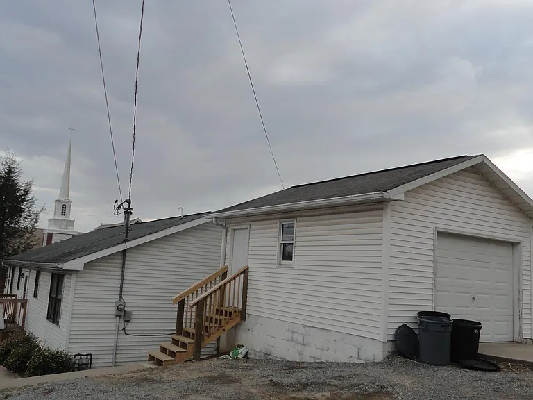 1223 Richwood Ave — Photo 2