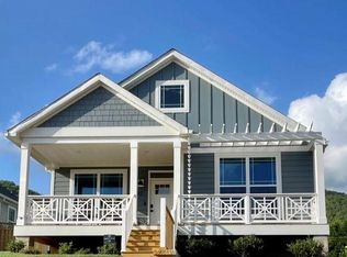 1122 Blueview Dr, Black Mountain, NC 28711