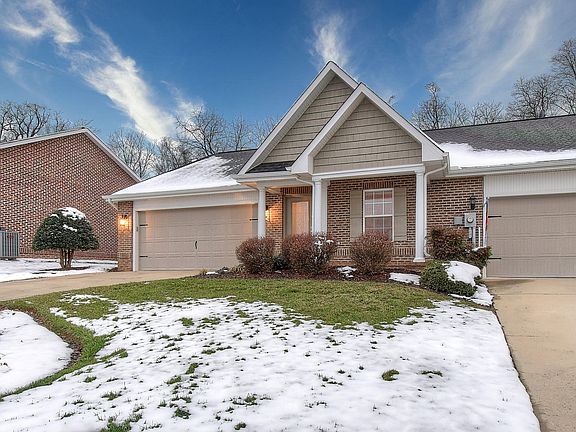 2nd image of 215 Bridgewater Ct #215