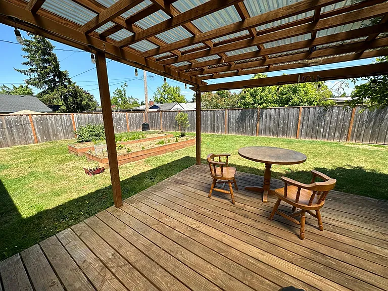 2435 Taylor St — Photo 13
