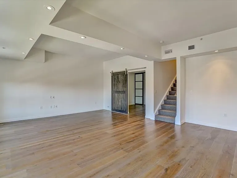 2125 Bryant St #308 — Photo 9