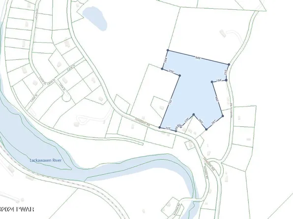 983 Towpath Rd, Hawley, PA 18428