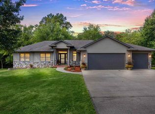 1133 Quail Ct, Riverside, IA 52327