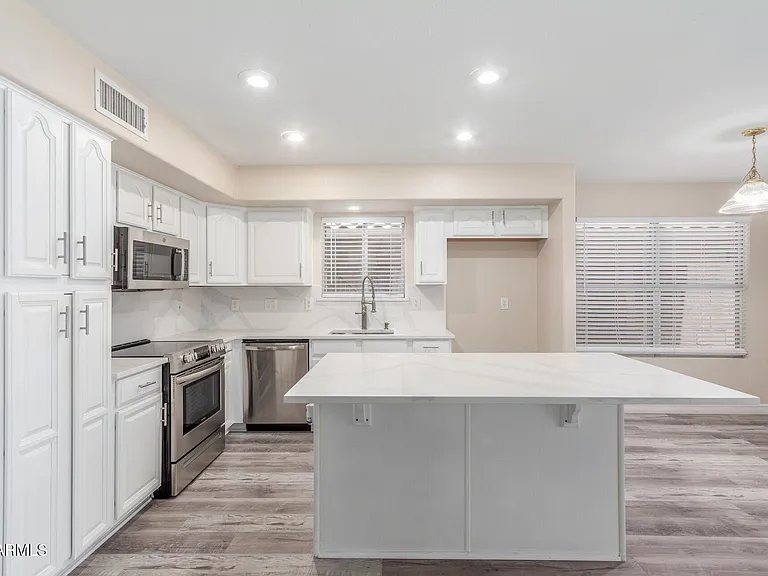12545 W Cambridge Ave — Photo 39