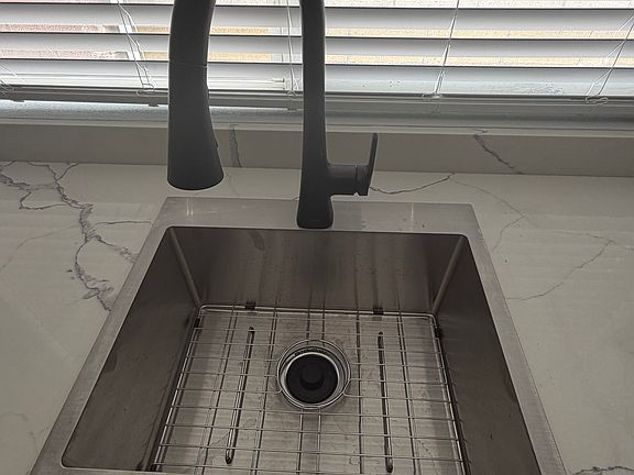 4th image of 15014 Ragus St