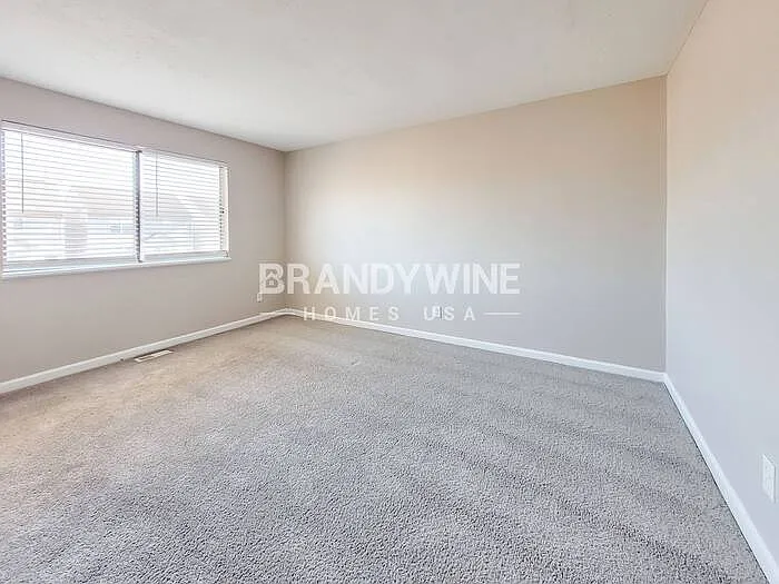 605 Woods Crossing Ln — Photo 13