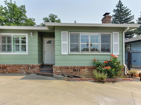 3rd image of 90 Malone Ct