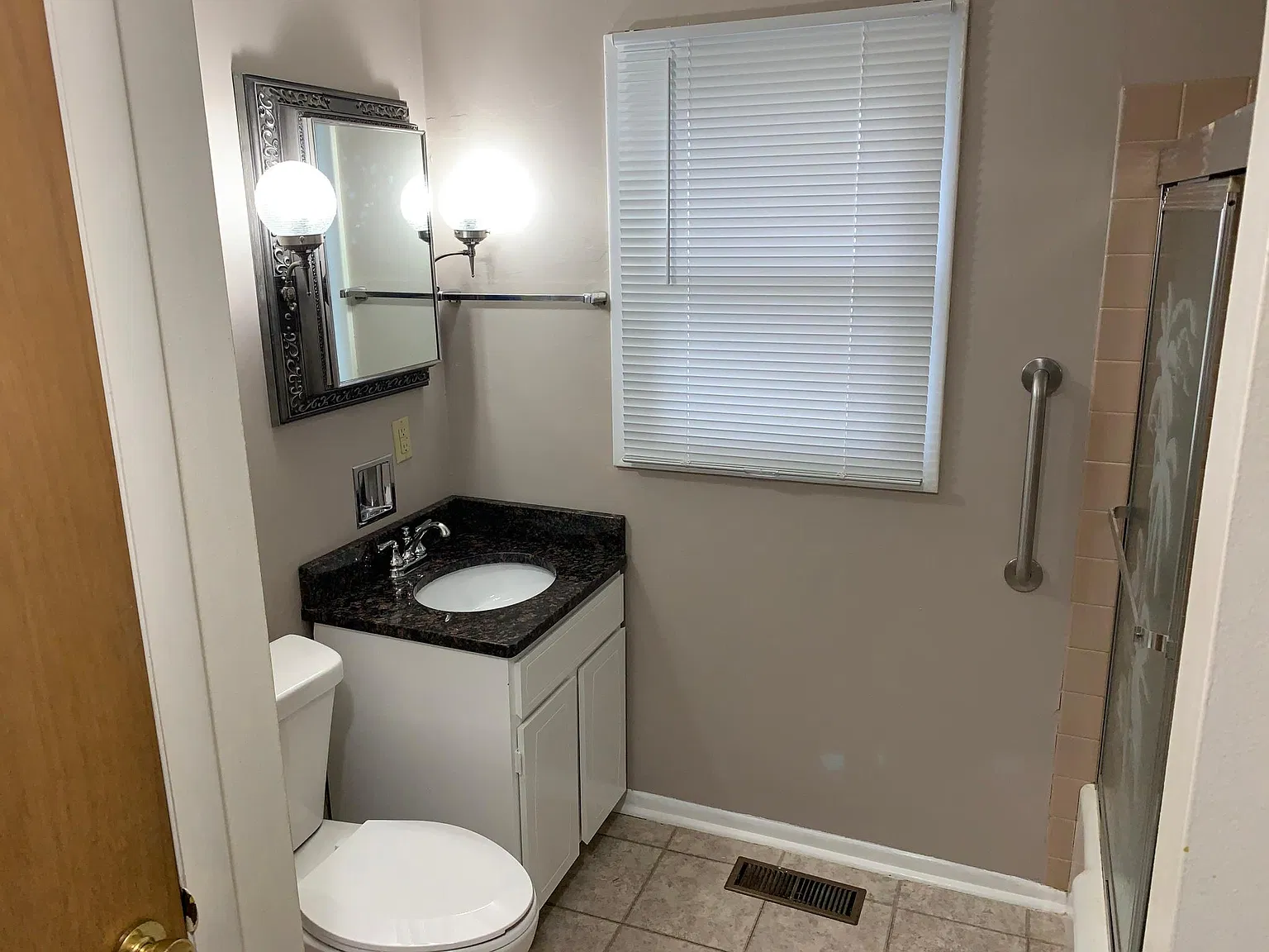 2720 Cambridge Blvd — Photo 3